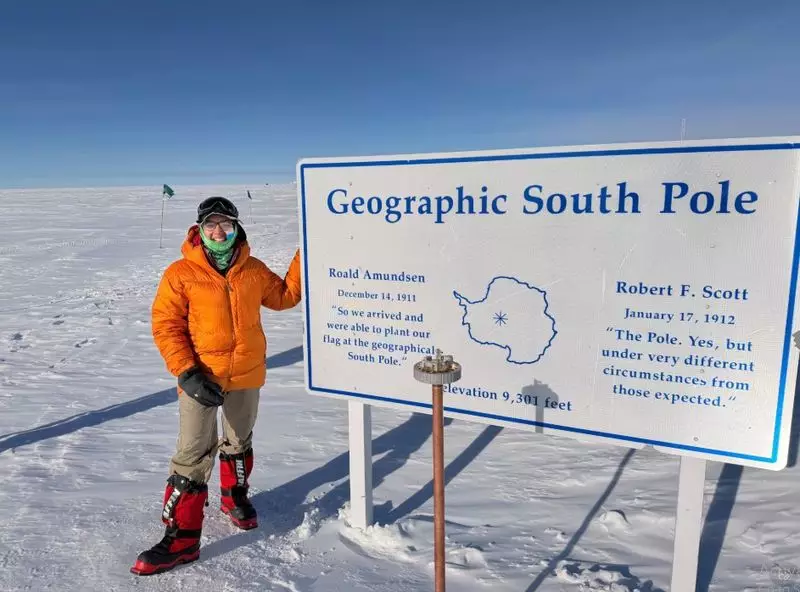 18-Year-Old Naval Officer's Daughter Becomes Youngest Indian to Ski to South Pole