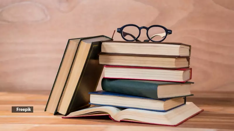 7 Must-Listen Podcasts for Book Lovers to Rekindle Your Reading Habit