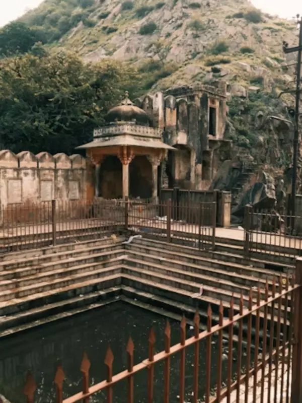 8 Hidden Indian Gems: From Misty Hills to Grand Canyons