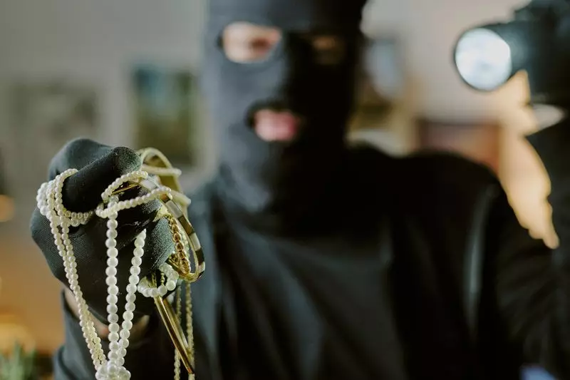 ₹8 Lakh Silver Crown Stolen from Hanuman Temple in Faridabad