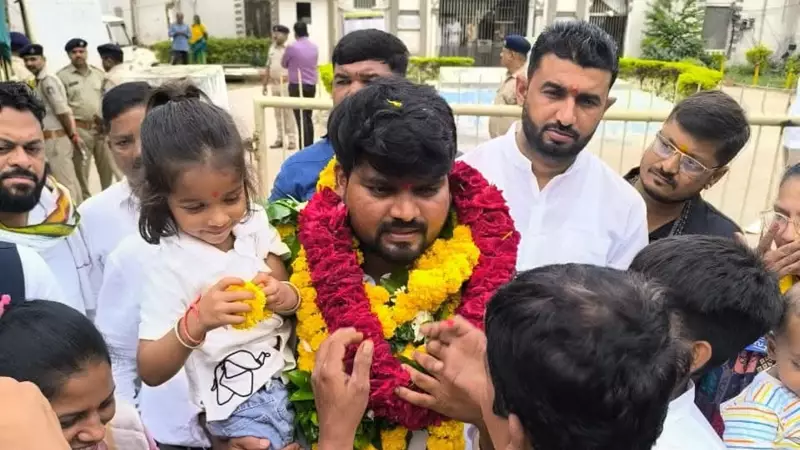 AAP MLA Chaitar Vasava Confronts Officials at Gujarat School Inauguration