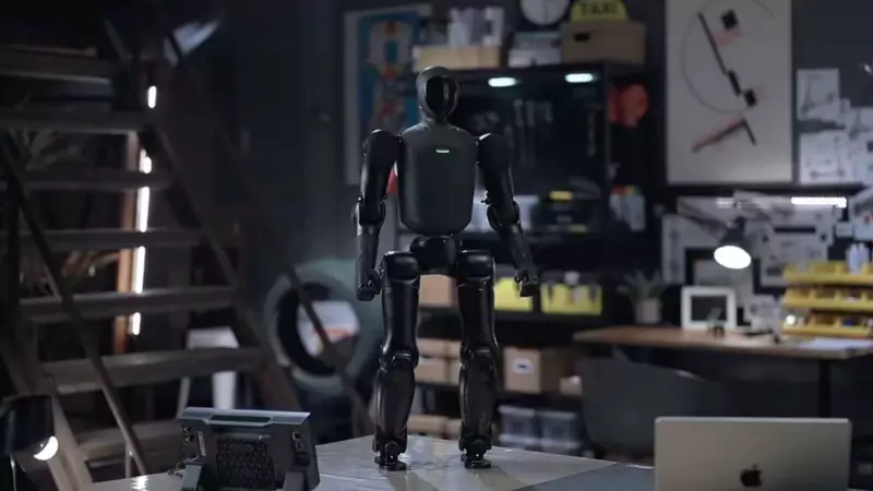 Agibot Q1: This 80cm Humanoid Robot Fits in Your Backpack