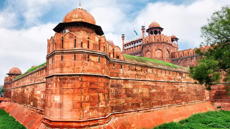 Air Pollution Turns Red Fort Black: Scientific Study Reveals Silent Assault