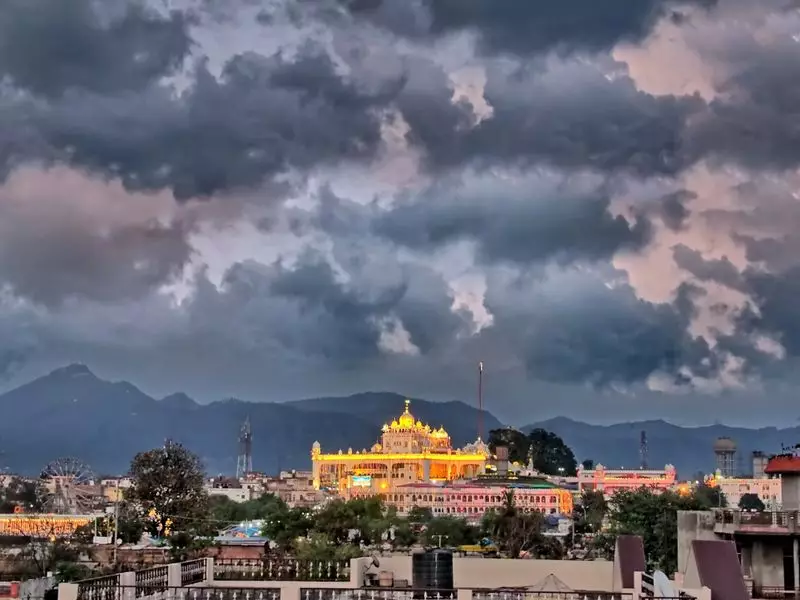 Anandpur Sahib Residents Unite to Paint City White for Heritage Project