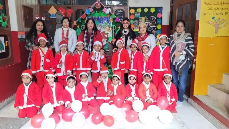 Bachpan School Nayagaon Celebrates Christmas with Joyful Festivities