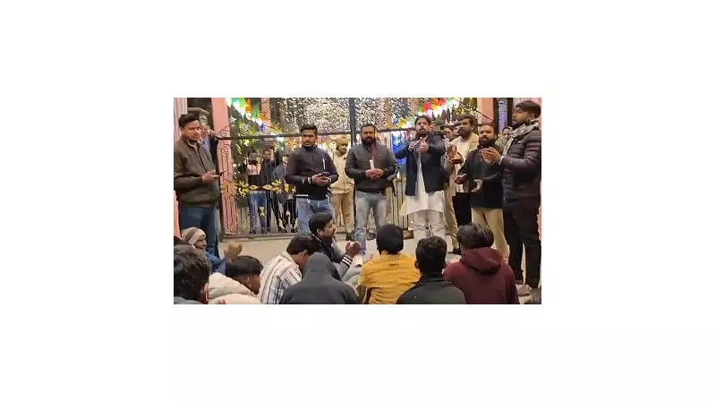 Bajrang Dal, VHP Protest Outside Bareilly Church, Recite Hanuman Chalisa