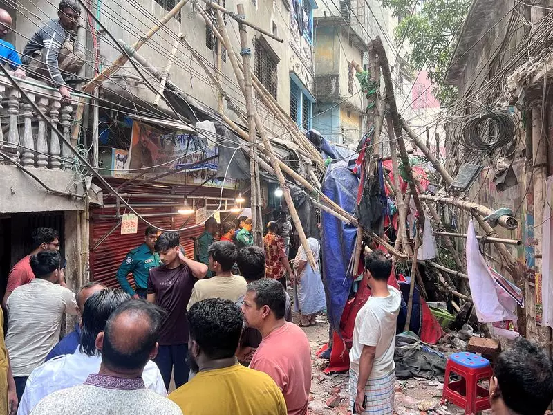 Bangladesh Earthquake: 3 Dead, 10 Injured in Dhaka Railing Collapse