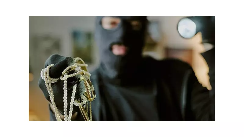 Bengaluru Gang Posing as Delivery Staff & Police Robs Home