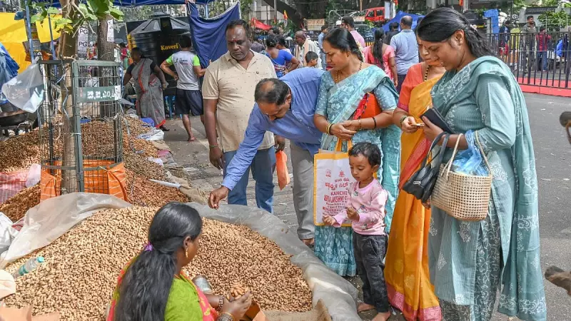 Bengaluru's Kadalekai Parishe 2025 Draws Crowds to Malleswaram
