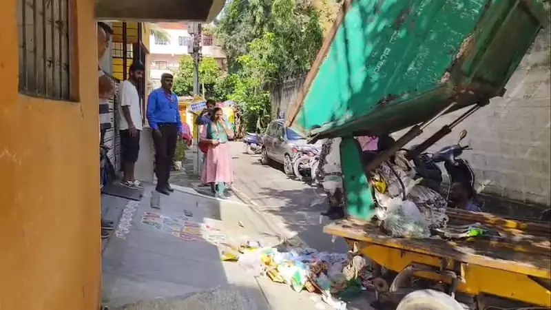 Bengaluru's 'Kasa Surisuva Habba': BBMP Fights Litterbugs by Dumping Waste Back at Their Doorstep!