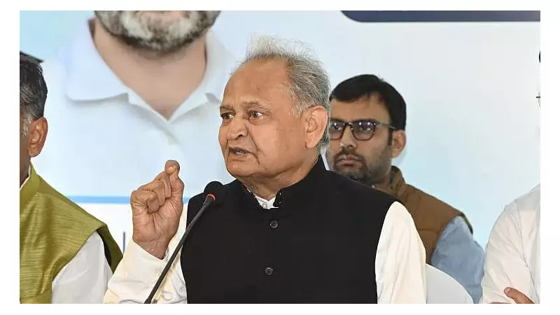 Bihar Elections 2025: Congress Leader Ashok Gehlot Slams NDA's '26-Second Manifesto' as 'String of Lies'