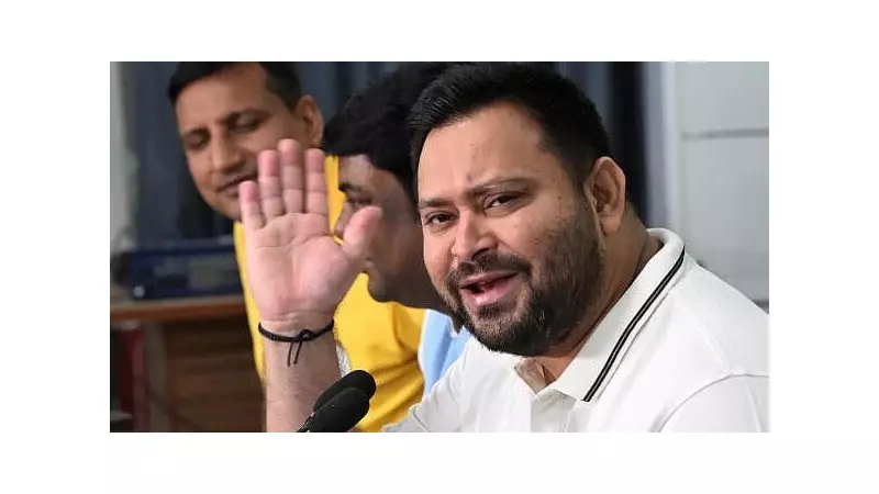 Bihar Elections: Tejashwi Yadav Vows to Scrap Waqf Act if INDIA Bloc Wins Power