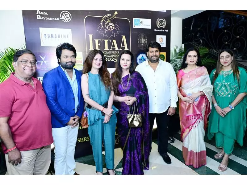 Bollywood Icons Padmini Kolhapure & Poonam Dhillon Grace IFTA Awards Trophy Launch