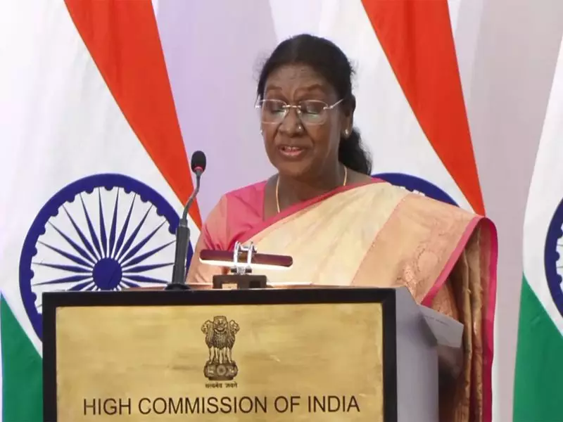 Botswana President Joins Murmu in Delhi Terror Attack Tribute