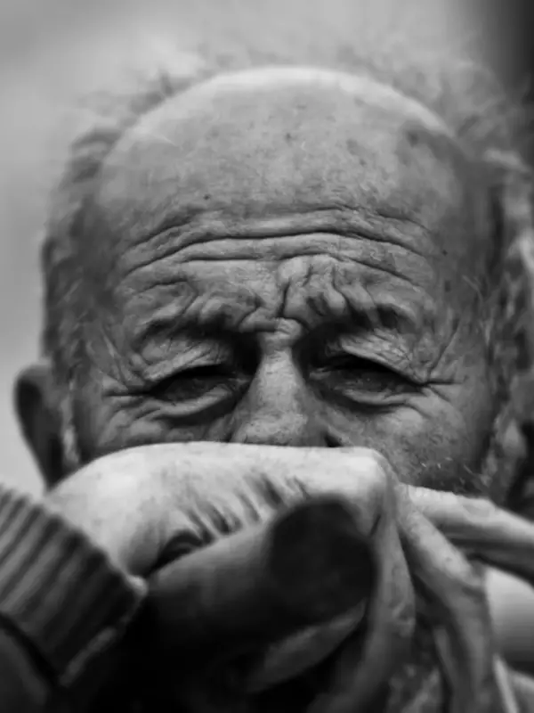 Brain-Boosting Superfoods: 7 Natural Ways to Combat Alzheimer's Disease