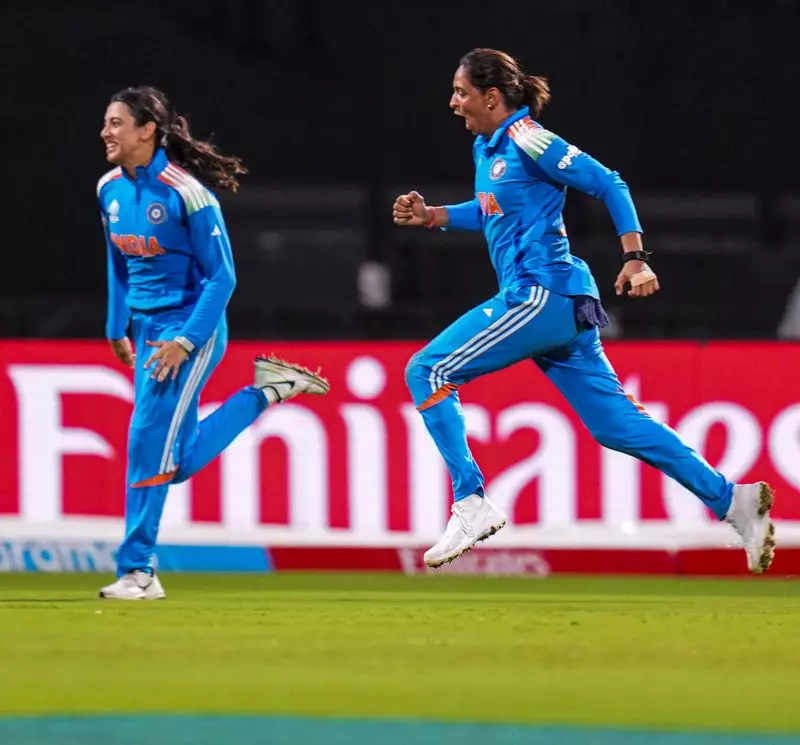 Captaincy Shake-Up? Former Skipper Suggests Smriti Mandhana Should Replace Harmanpreet Kaur for Team India's Greater Good