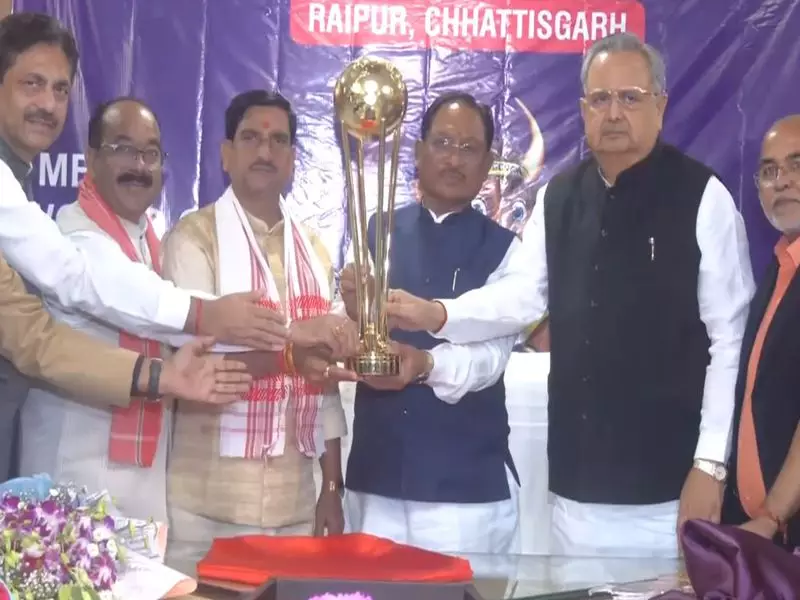 Chhattisgarh CM & Speaker Unveil Hockey Junior World Cup Trophy