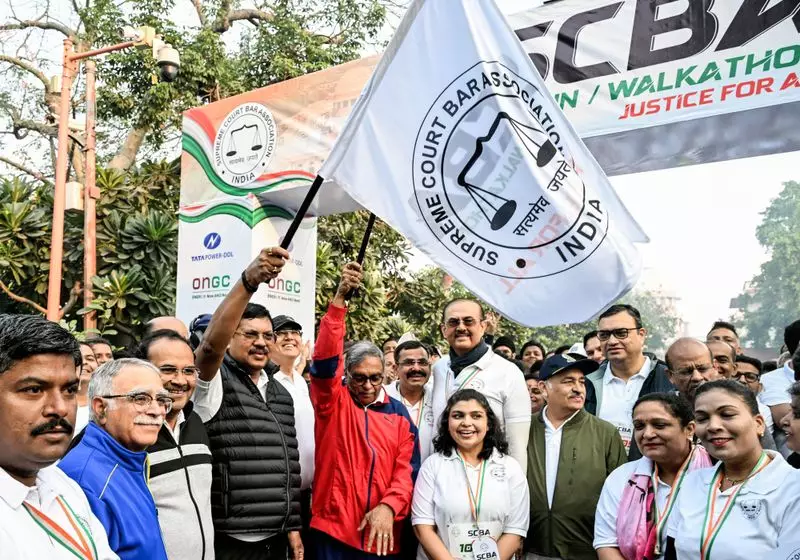 CJI Chandrachud & Justice Gavai Flag Off Lawyers' Walkathon in Delhi