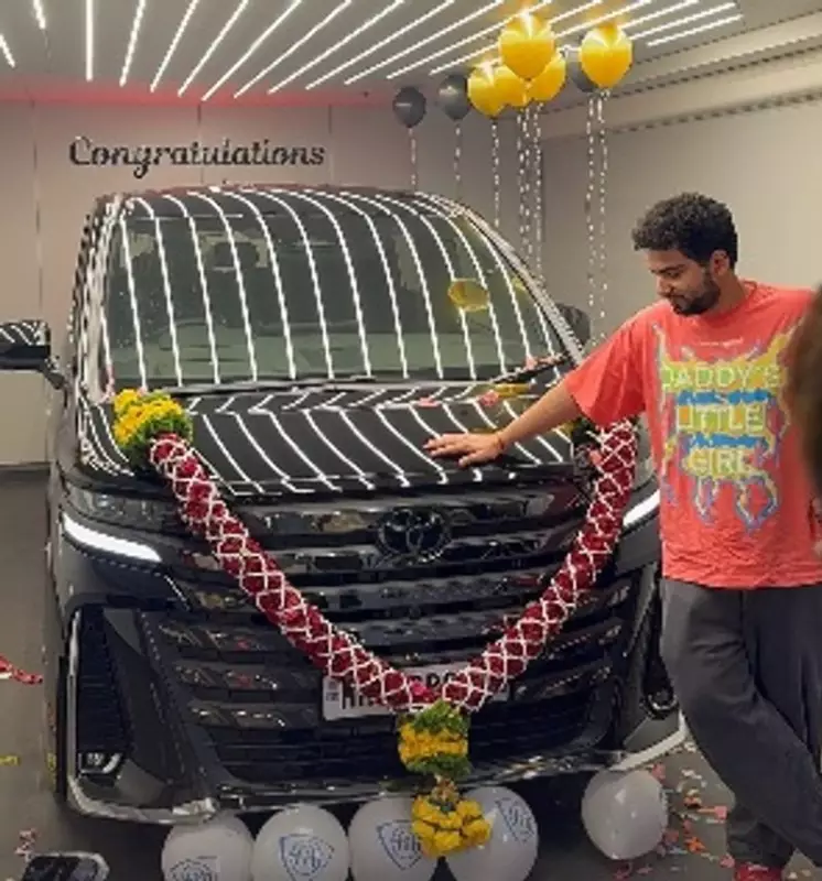 Comedian Samay Raina's Dhanteras Splurge: ₹1.3 Crore Toyota Vellfire Turns Heads!