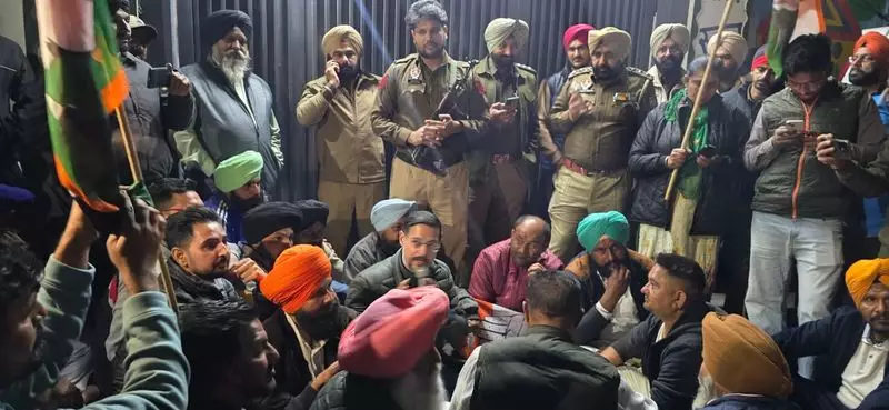 Congress Leaders Stage Dharna in Ludhiana, Allege Irregularities in Vote Counting