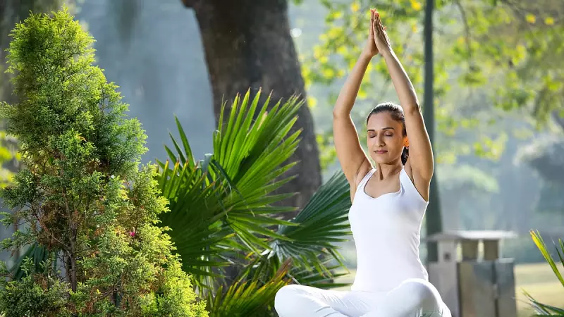 Daily Habits to Fix Your Posture and Prevent Pain & Injury