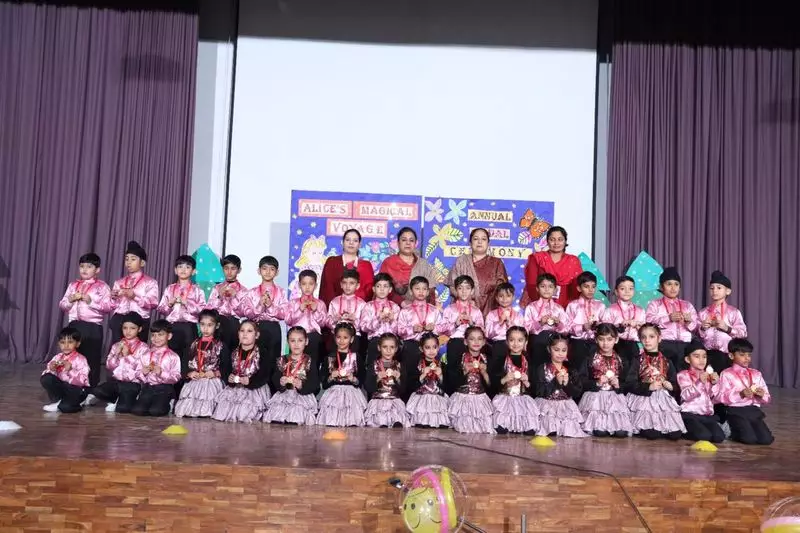 DAV School, BRS Nagar Honors 600+ Students in Grand Annual Prize Distribution