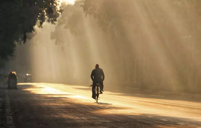 Delhi Air Quality Plummets to 'Very Poor' with AQI at 304