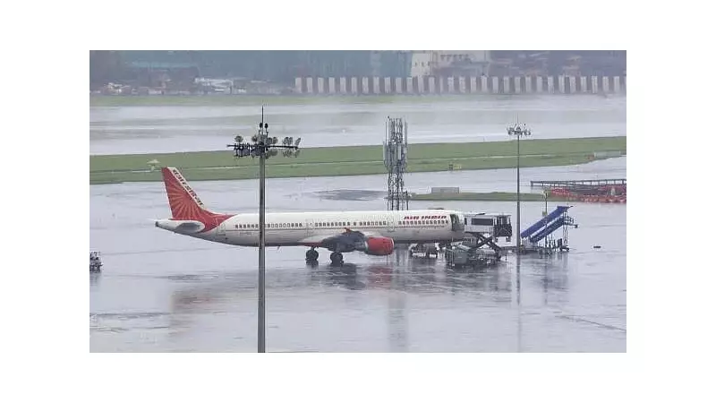 Delhi Airport Chaos: 8 Flights Diverted Amid Sudden Wind Shift | Weather Woes Intensify