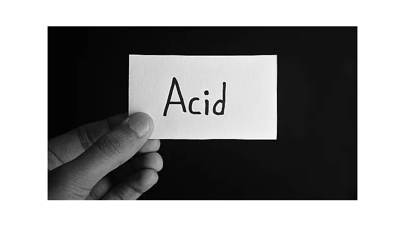 Delhi Horror: Stalker Throws Acid on 20-Year-Old Woman in Ashok Vihar, Reigniting Safety Concerns