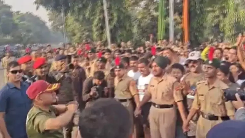 Delhi's Air Quality Crisis: 'Very Poor' Conditions Grip Capital Amid Shaurya Veer Run