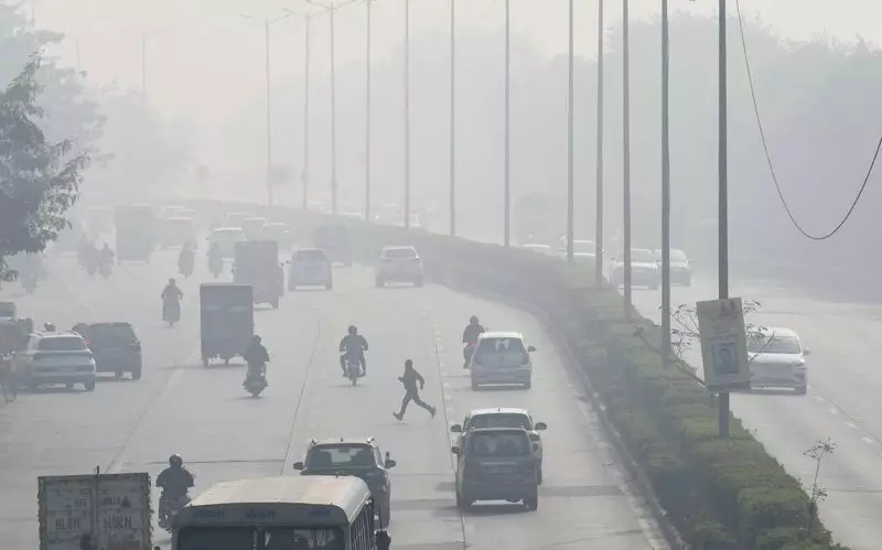 Delhi's Air Quality Plummets to 'Very Poor' Again, AQI Hits 385