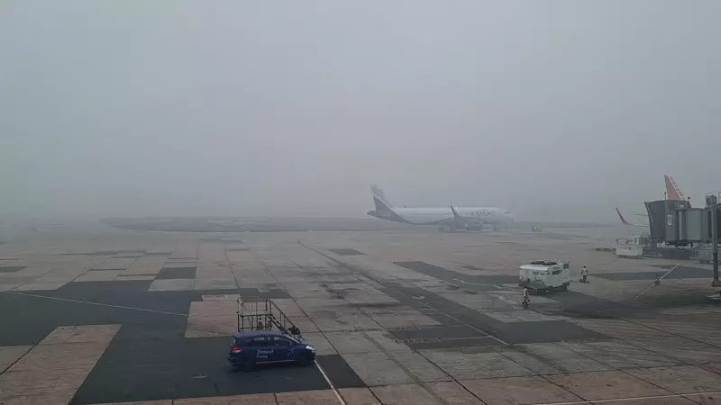 Dense Fog Disrupts Delhi Flights: Airlines Warn of Cancellations & Delays