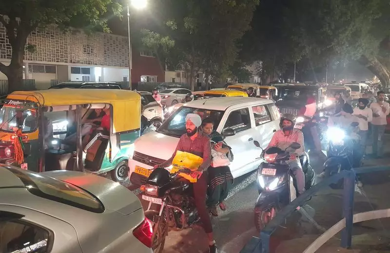 Diwali Deluge: Chandigarh-Panchkula Roads Choke Under Festival Rush | Traffic Chaos Ensues