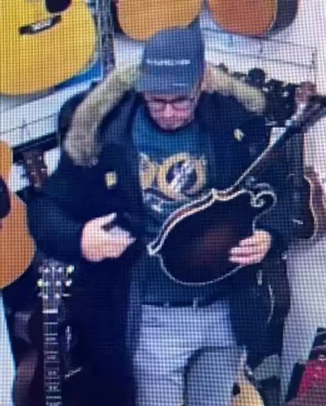 Drunken US Thief Returns Mandolins with 'Sorry, I Been Drunk' Note