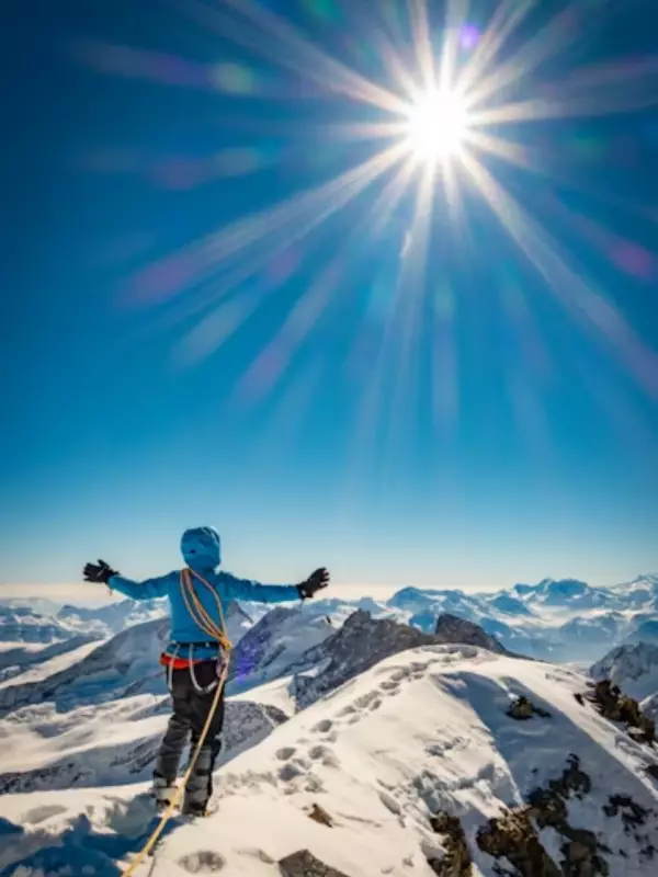 Everest Legends: 8 Pioneers Who Redefined Mountaineering History