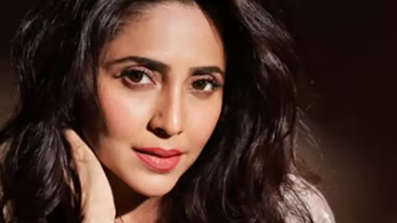 Gautami Kapoor Reveals Sleepless Nights After Trolling Over Daughter's Gift, Expert Explains Impact