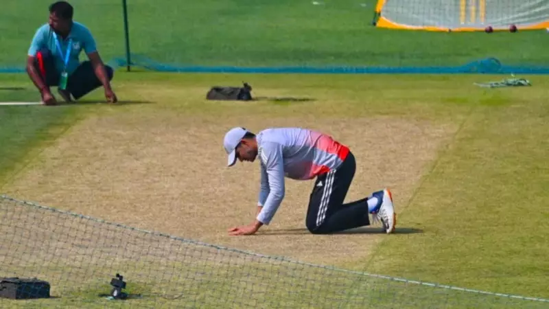 Gavaskar Backs Gambhir on Kolkata Pitch: '124 Was Chaseable'