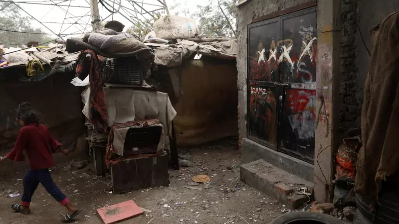 Ghaziabad Cop Warned Over 'Bangladesh Detector Machine' Threat in Viral Slum Video