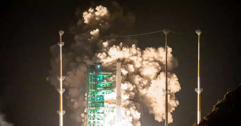 Global Photo Journey: Hong Kong Fire to Varanasi Yoga | Nov 27