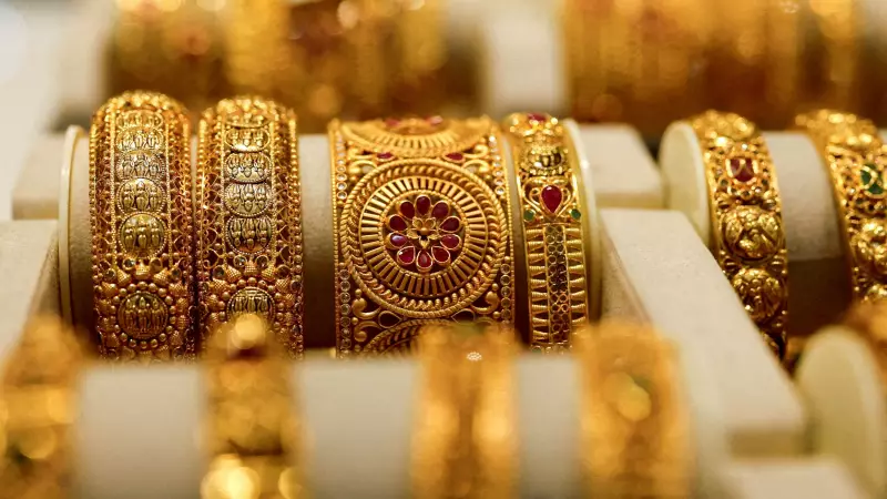 Gold Plunges Rs 3,900 to Rs 1,25,800/10g Amid Fed Rate Cut Worries
