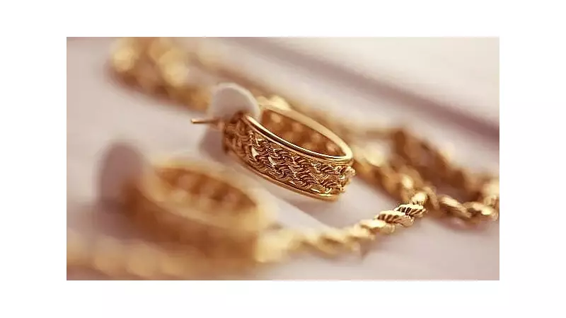 Gold Price Soars Rs 670 to Rs 1,32,200 per 10g on Global Cues, Rupee Fall