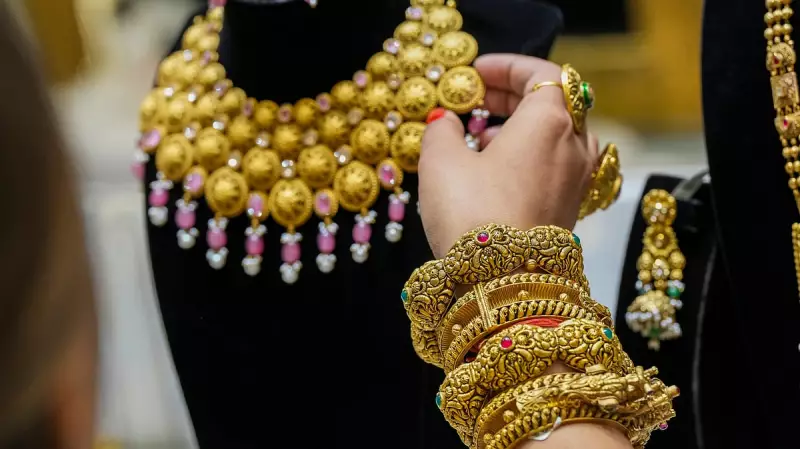 Gold Prices Drop to Rs 1.25 Lakh, Extending Losses for Third Day