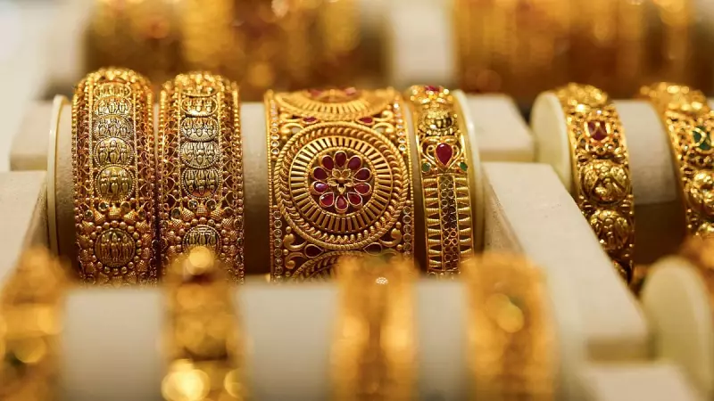 Gold Prices Surge ₹791 in Futures Market as Dollar Weakens | Market Analysis