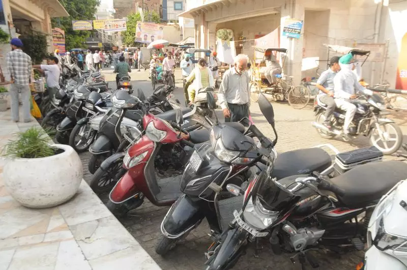 Golden Temple Parking Crisis: Devotees Stranded as Festival Rush Overwhelms Amritsar