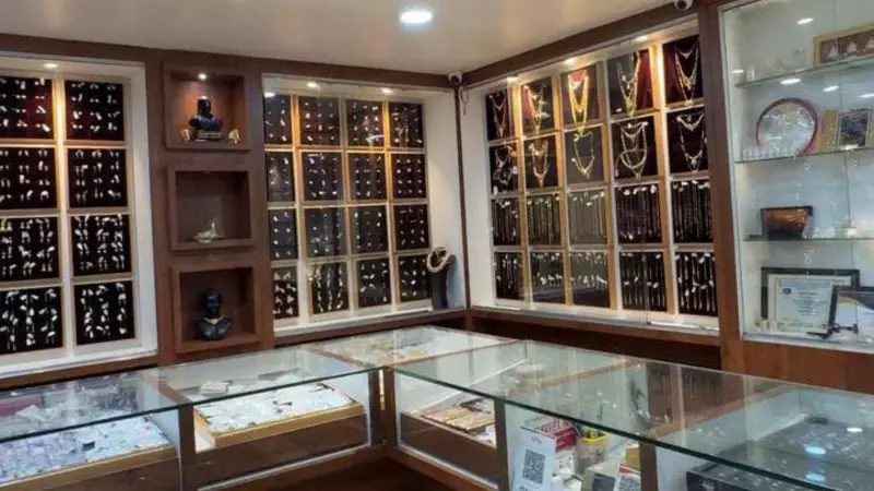 GST 2.0 Brings Price Stability to Pune's Diwali Shopping Season | Festive Cheer Returns