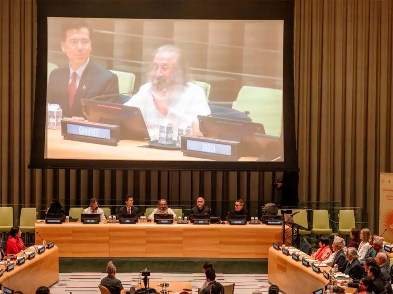Gurudev Sri Sri Ravi Shankar at UN: 'World is a War Zone', Calls for Meditation