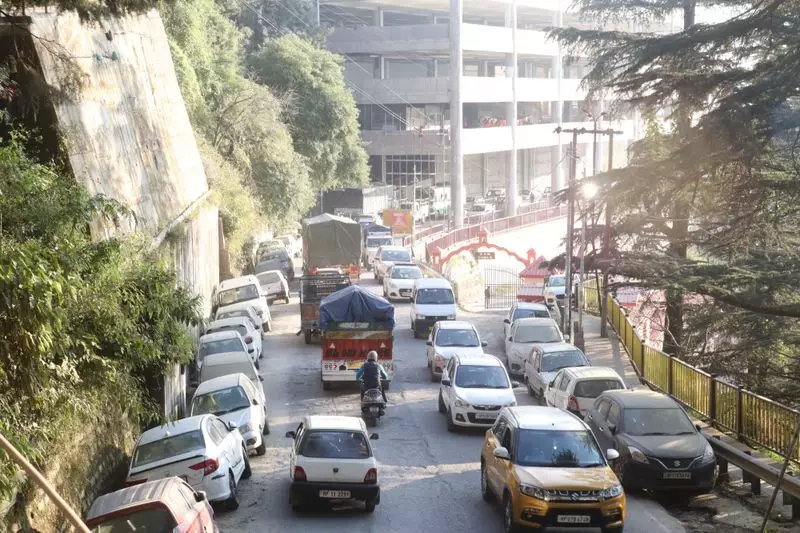 Himachal HC Demands Fresh Affidavit on Shimla Traffic Crisis