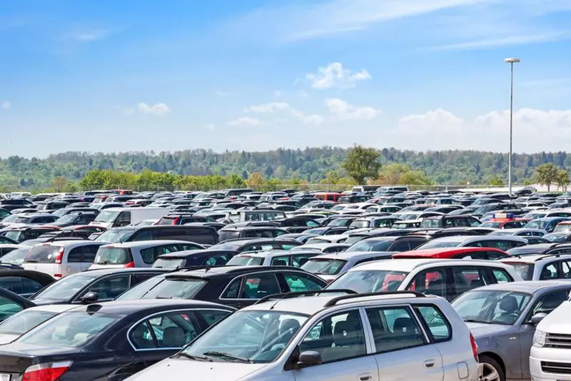 Indian Auto Exports Accelerate: 26% Surge in Q2 Driven by Passenger Vehicles & Two-Wheelers