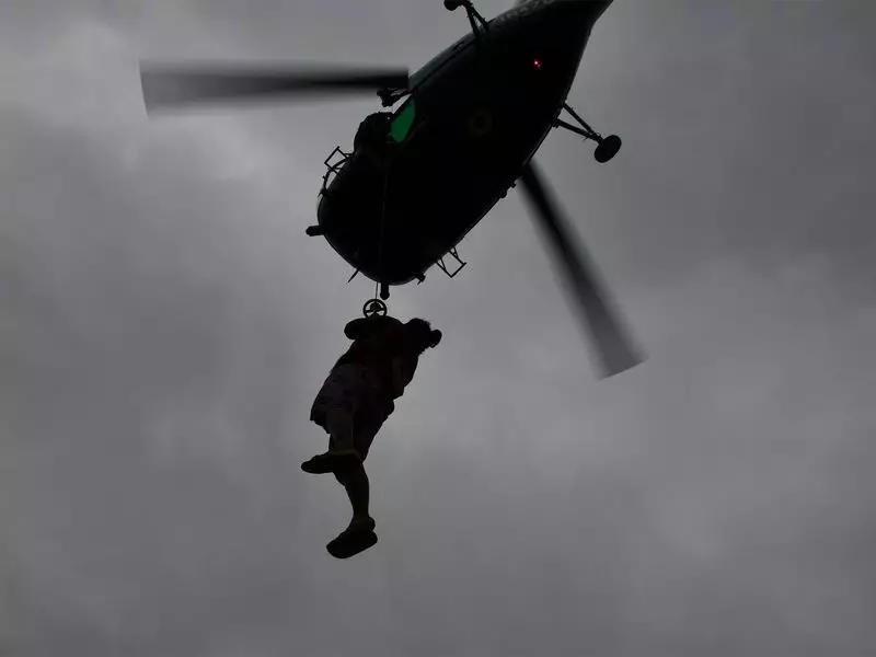 Indian Helicopters Rescue 36 in Sri Lanka Floods Amid Cyclone