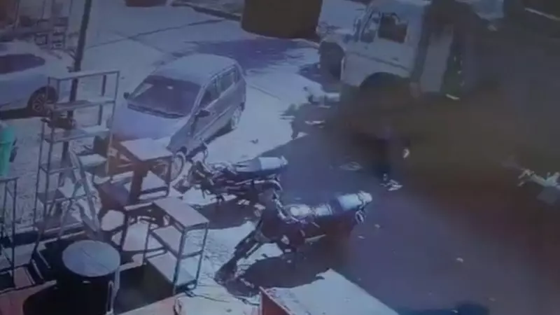 Jaipur Road Rampage: 17 Vehicles Damaged as Speeding Dumper Truck Goes Out of Control